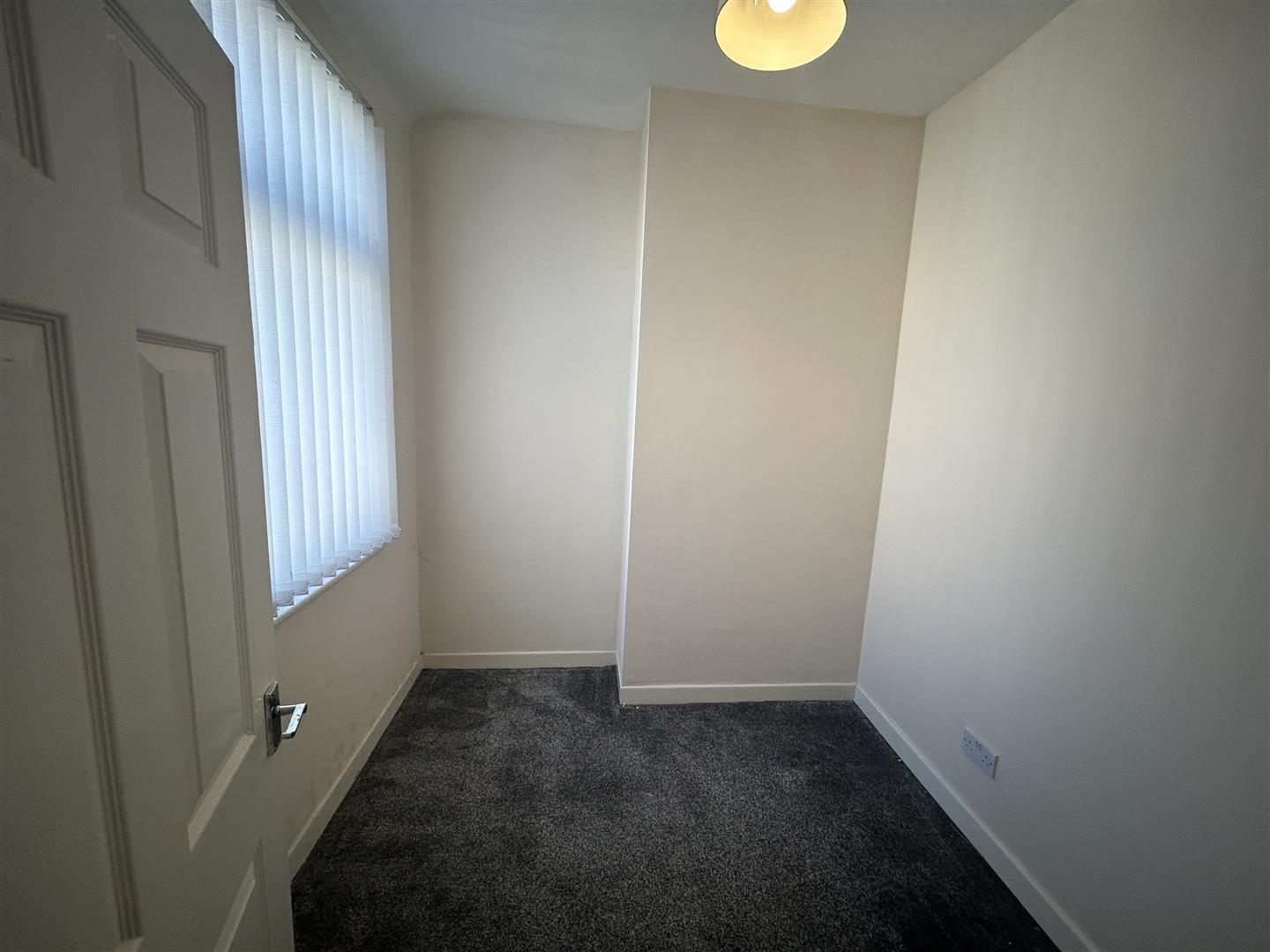 3 Bedroom House To Rent image 7